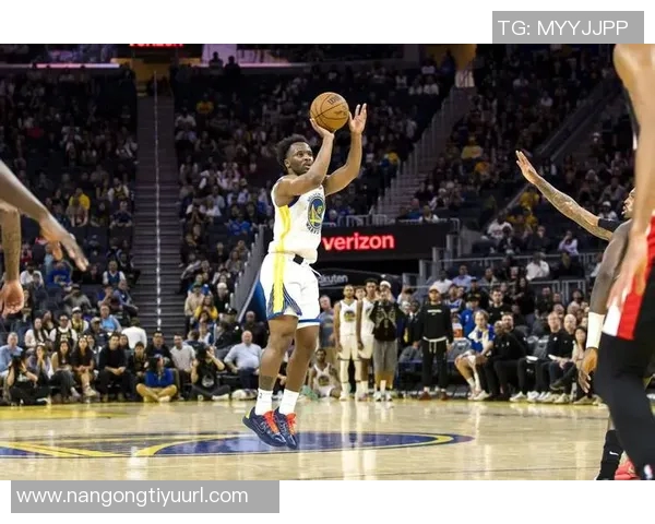 勇士队失利分析:球商联盟顶尖却身高最矮的尴尬局面 勇士队失利分析:球商联盟顶尖却身高最矮的尴尬局面