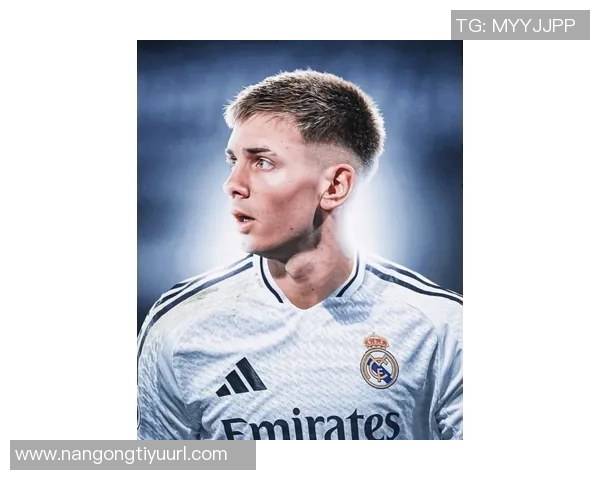 皇马最新训练动态马斯坦托诺全员合练赫伊森阿拉巴进行室内训练 皇马最新训练动态马斯坦托诺全员合练赫伊森阿拉巴进行室内训练