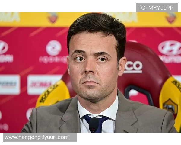 坎波斯荣获最佳足球管理者奖坚定信心带领巴黎迈向新征程 坎波斯荣获最佳足球管理者奖坚定信心带领巴黎迈向新征程