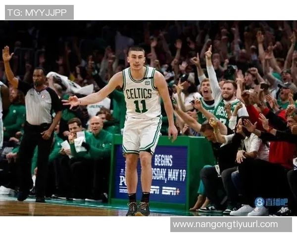 普理查德表现稳定17投7中三分8投3中贡献19分外加4篮板3助攻1抢断